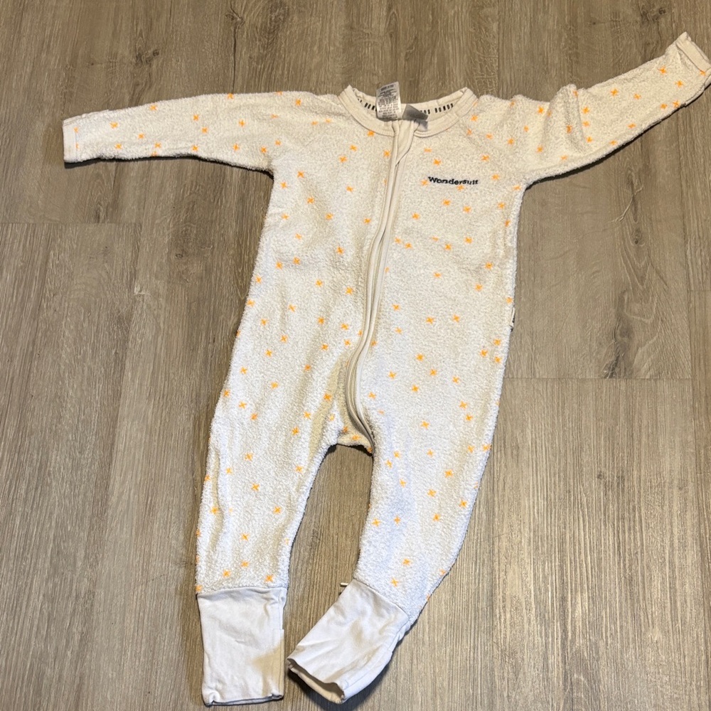 Bonds Kids One‎ Piece in White with Orange Stars